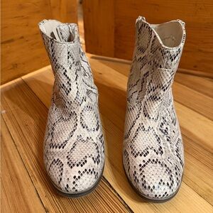 Kohl's Snake-Print Ankle Booties in White and Black